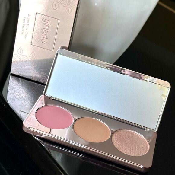 GIRLACTIK Blush Me & Glow Face Palette Pink Blush Bronzer Highlight Trio Light - Picture 9 of 11